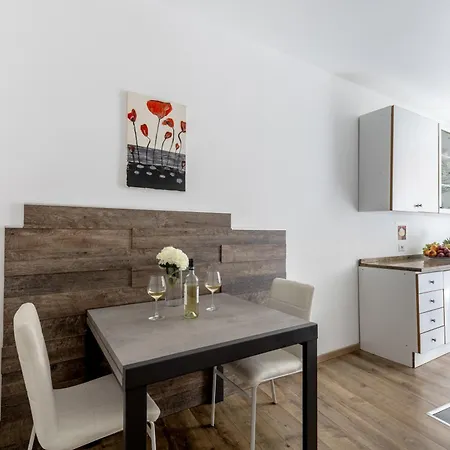 Hostly-the Piramide Soul Roma-10min To Colosseum Apartamento *