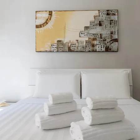 Hostly-the Piramide Soul Roma-10min To Colosseum Apartamento *